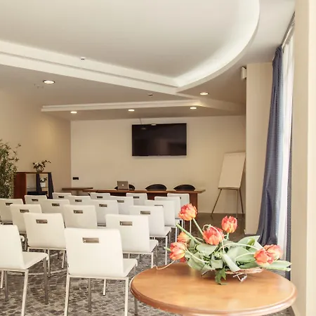 Maiuri Отель Помпеи