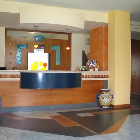 Отель Maiuri 4*