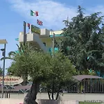 Maiuri فندق