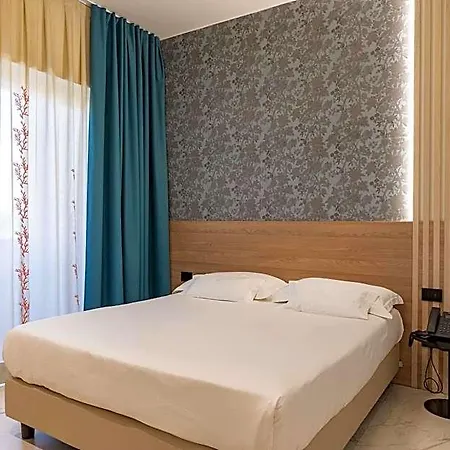 Maiuri Hotel 4*