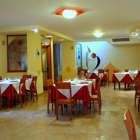 Maiuri Hotel 4*